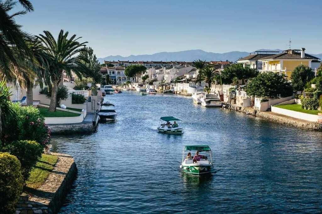 Jouvacations Villa Freser Empuriabrava Bagian luar foto