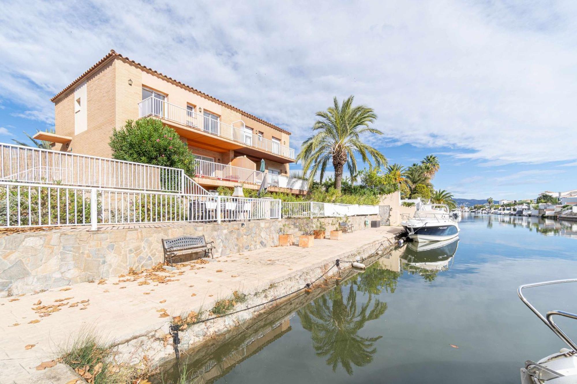 Jouvacations Villa Freser Empuriabrava Bagian luar foto